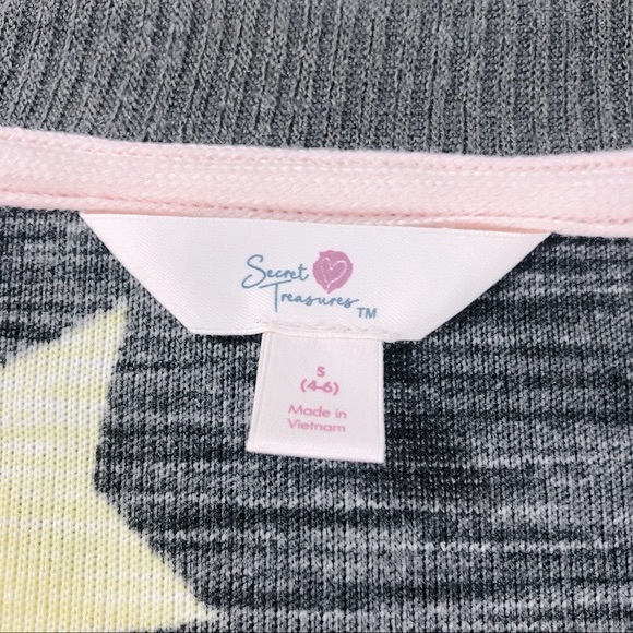 Secret Treasures 📌small dark grey NWOT sweater multicolor stars thin super soft - Picture 9 of 10